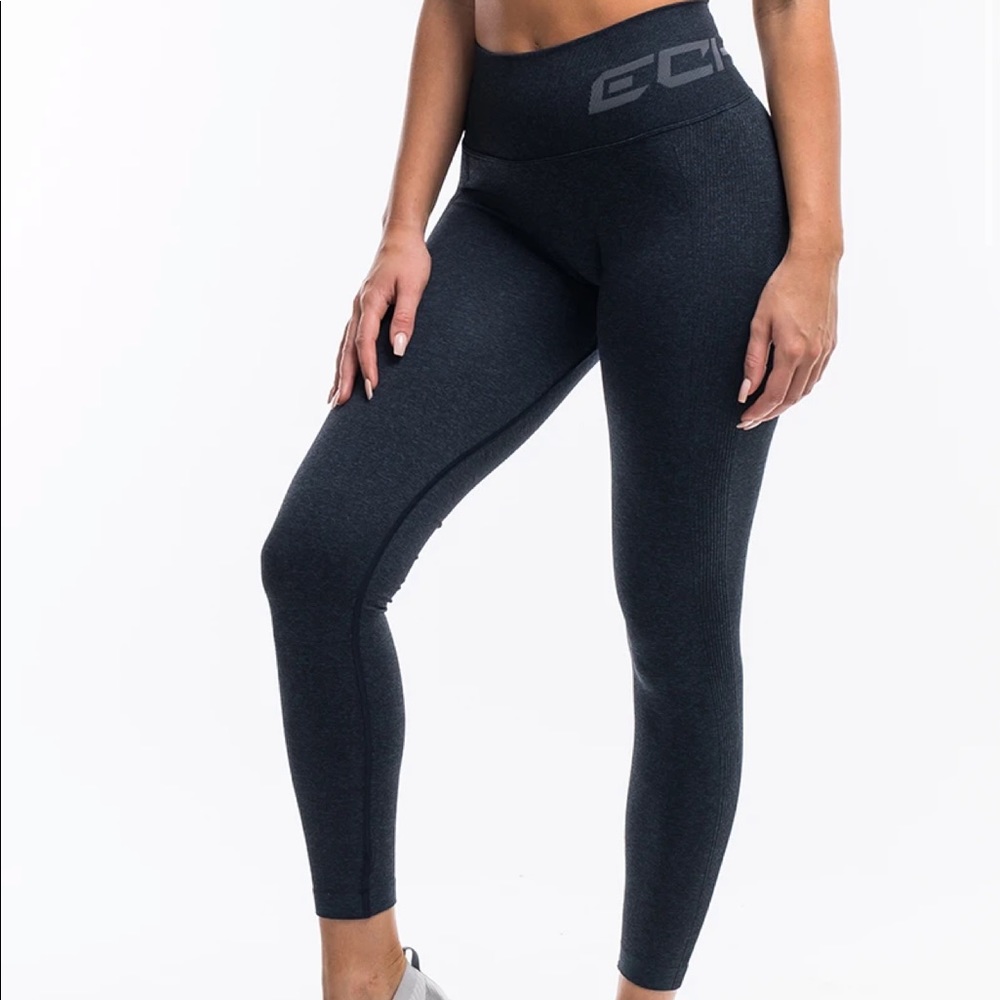 ECHT Arise Scrunch Leggings in Navy